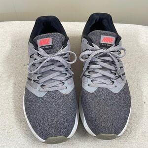 Women’s Nike run swift- size 9
